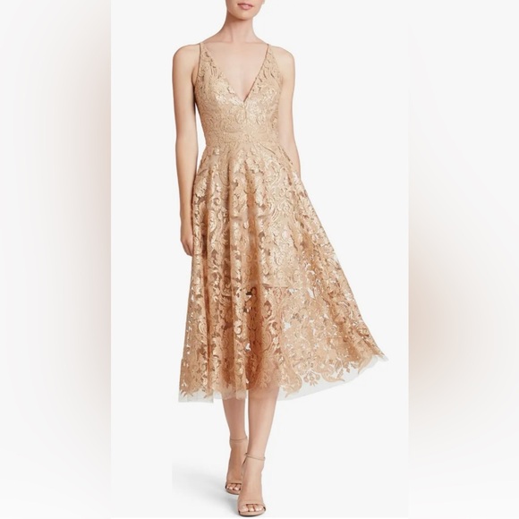 Dress the Population Dresses & Skirts - Dress the Population Lace Blair Embellished Fit & Flare Cocktail Dress Size S